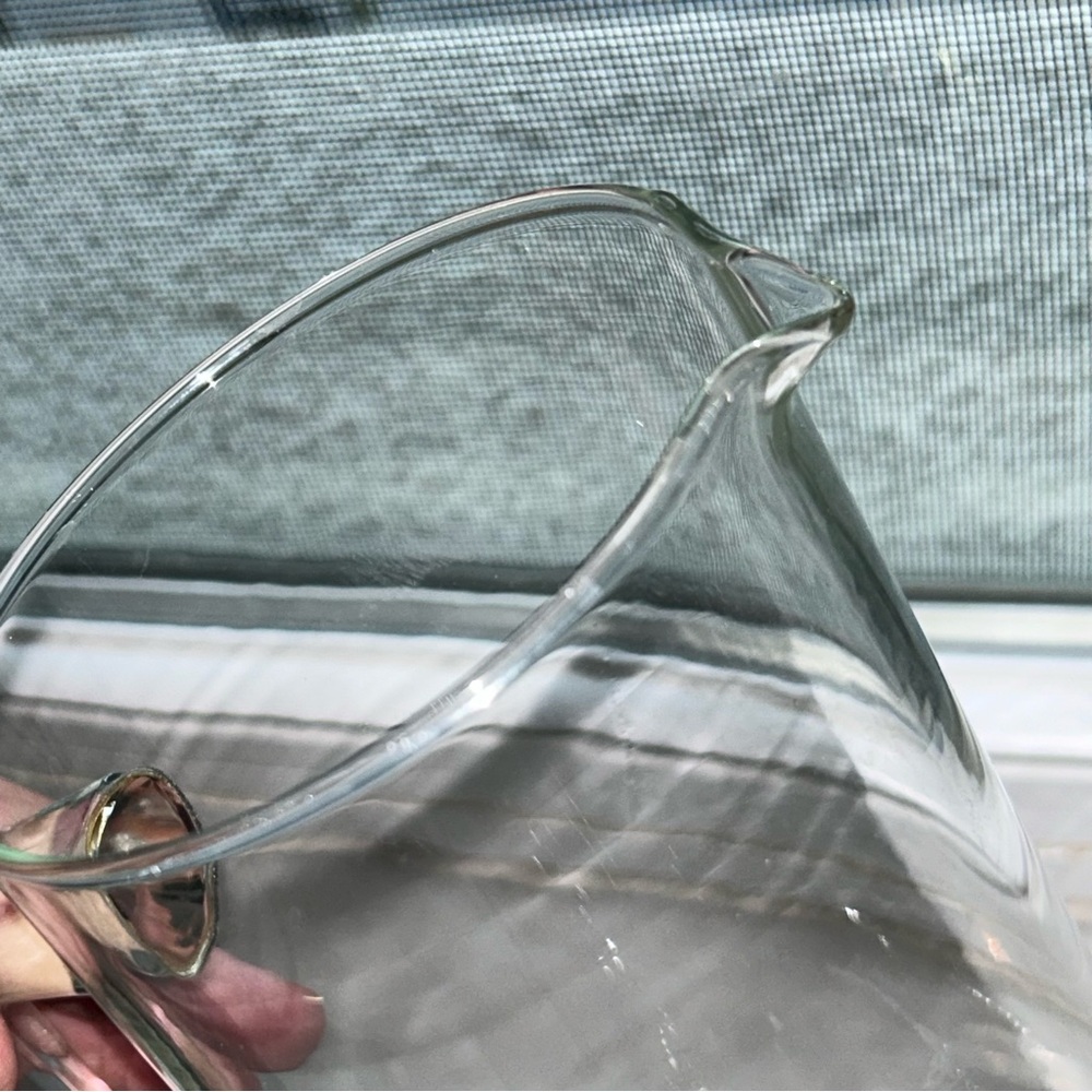 Pyrex Pitcher - Picture 4 of 5